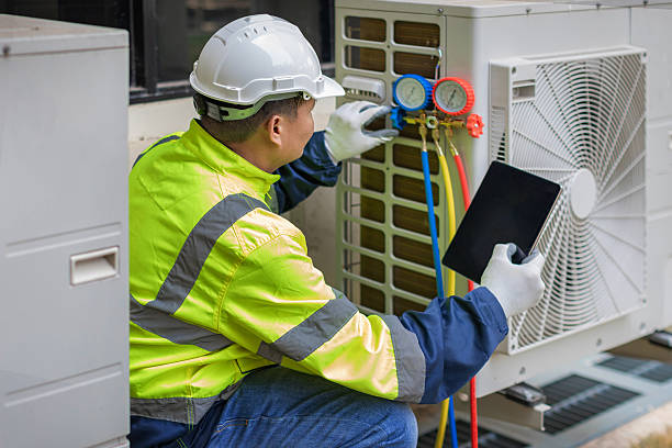 Professional Hvac technician working in Hines, IL